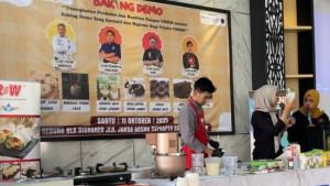 pelatihan-membuat-sejumlah-varian-kue-modern-Sabtu-111012025.jpg