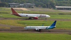 pesawat-di-landasan-Bandara-Juanda.jpg