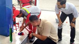 polisi-sidak-SPBU-di-Gresik-Jatim.jpg