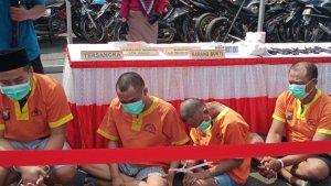 pria-tersangka-KDRT-di-Lamongan.jpg