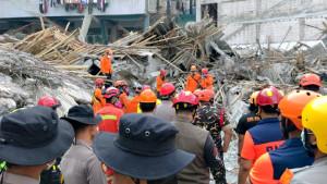 runtuhnya-bangunan-di-Ponpes-Al-Khoziny-Sidoarjo-Jatim.jpg
