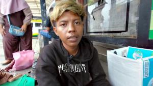 salah-satu-ABK-KM-Anugerah-Indah-18-saat-ditemui-di-RSUD-Blambangan.jpg
