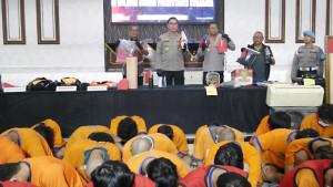 tersangka-insiden-unjuk-rasa-berujung-kerusuhan-di-Surabaya-Jatim.jpg