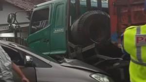 truk-vs-inova-Trenggalek.jpg