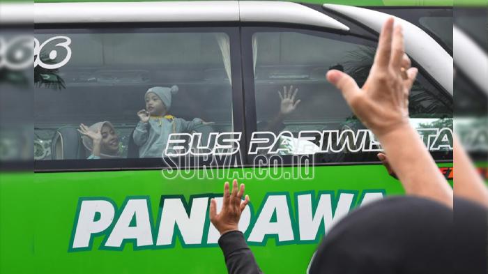 1-mini-bus-dengan-tujuan-Banyuwangi-dan-Jakarta.jpg
