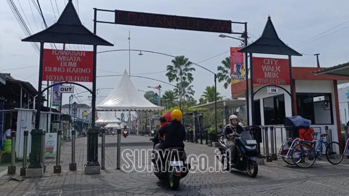 2-Selamatan-akbar-ini-untuk-memperingati-Haul-ke-55-Bung-Karno.jpg