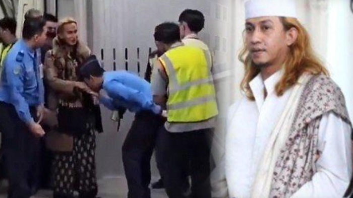 SOSOK Bahar bin Smith yang Buat Petugas AVSEC Bandara Soetta Dipecat karena Kawal dan Cium Tangannya