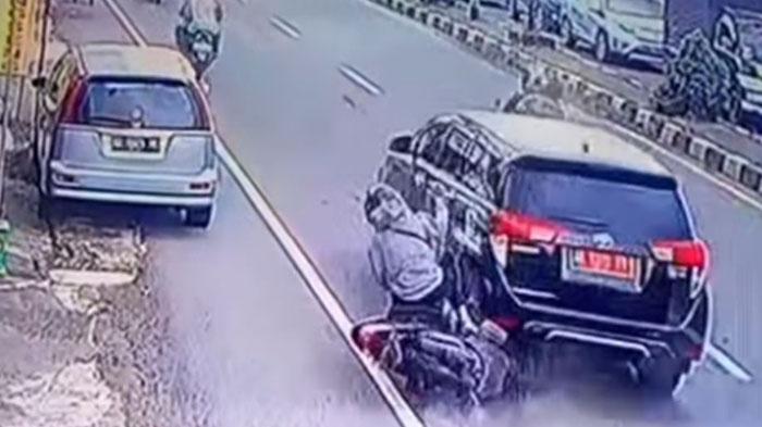6-FAKTA-Mobil-Milik-Pemkab-Madiun-Tabrak-Lari-di-Klaten-Barang-Bukti-Diamankan-Ini-Kondisi-Korban.jpg