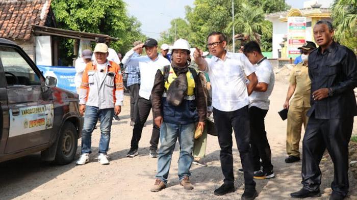 Komisi III DPRD Sidak Pengerjaan Ruas Jalan di Gresik Selatan, Seperti Ini hasilnya