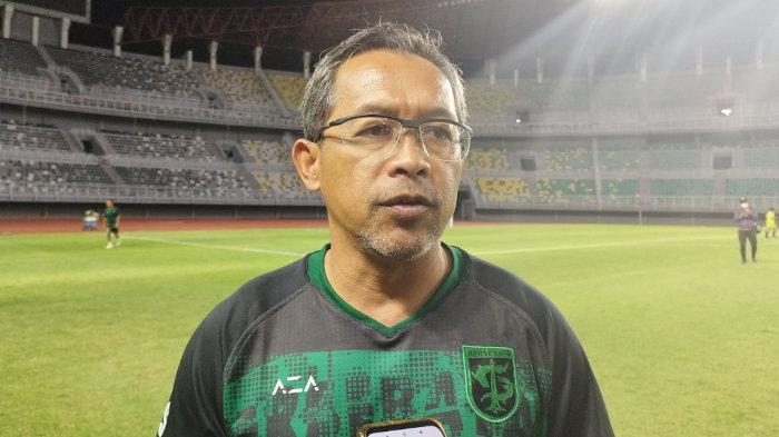 Aji Santoso Sebut Laga Persebaya vs PSS Sleman Akan Berjalan Seru
