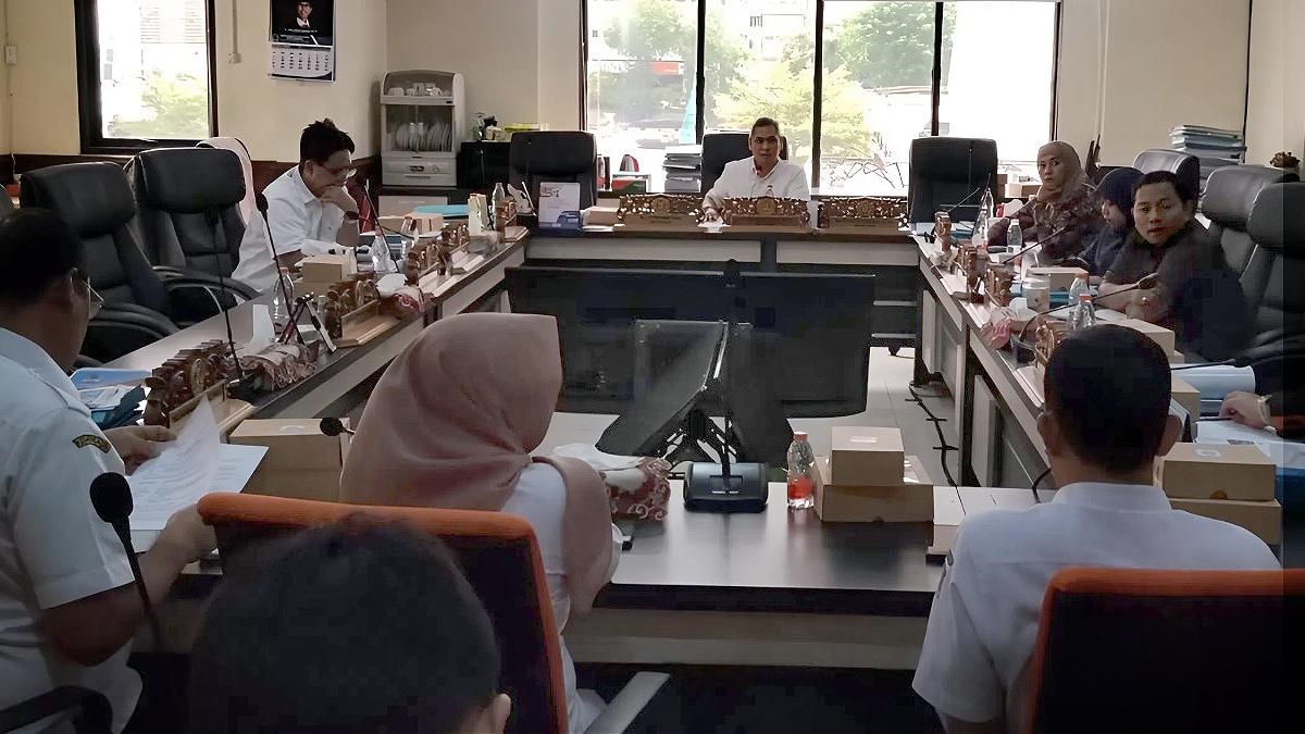 Proyek SMPN Tambak Wedi Mangkrak, DPRD Surabaya Desak Sanksi Blacklist Kontraktor