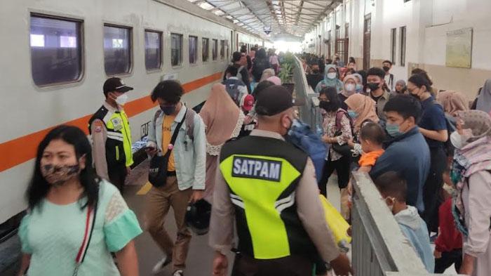 KA Lokal Penataran Dhoho, Favorit Penumpang Jarak Pendek di Masa Mudik Lebaran 2022