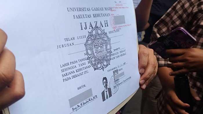 Alasan-KPU-Belum-Ambil-Langkah-Soal-Putusan-Majelis-KIP-untuk-Buka-Salinan-Ijazah-Asli-Jokowi.jpg