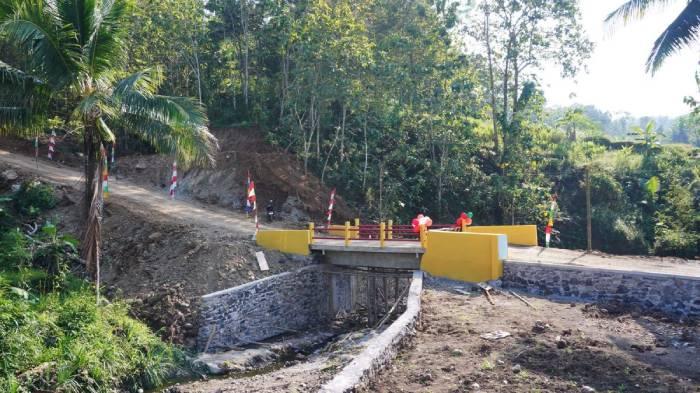 Alasan Mulia Keluarga H Sudar Bangun Jalan 2,5Km dan 2 Jembatan Pakai Dana Pribadi, Ini Kata Bupati - Surya.co.id