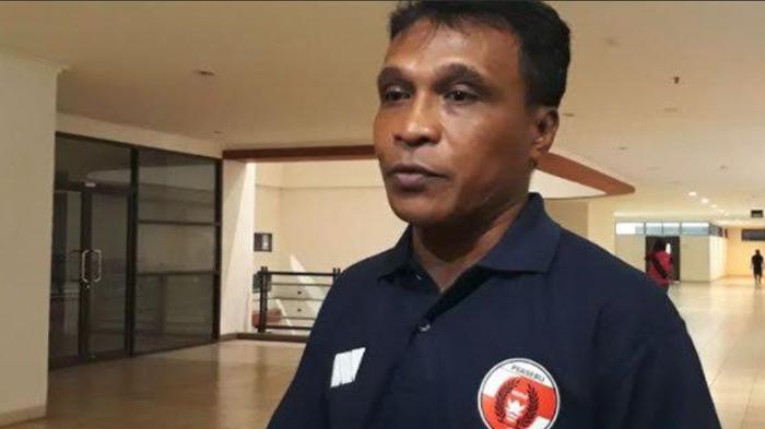Alexander-Saununu-yang-didapuk-menjadi-pelatih-Persewangi-Banyuwangi.jpg