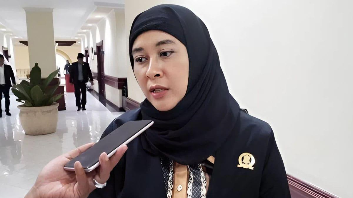 Siswa SMP Surabaya Dilarang  Bawa Motor,  Ajeng Wira Wati: Wajib Gunakan Bus Sekolah