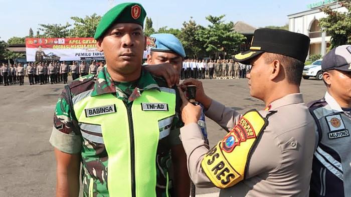 Apel-Gelar-Pasukan-Operasi-Mantap-Brata-Semeru-2023-2024-di-Mapolres-Tuban.jpg