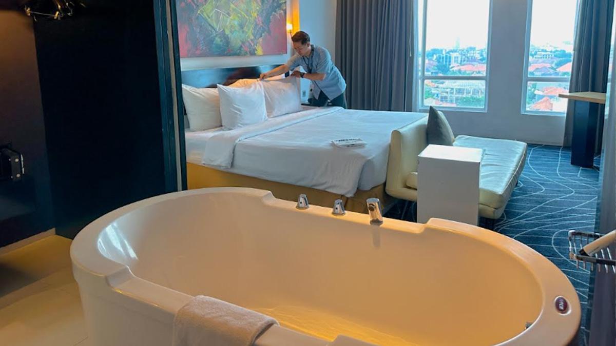 Artotel-TS-Suites-Surabaya-bathup-hotel-surabaya.jpg