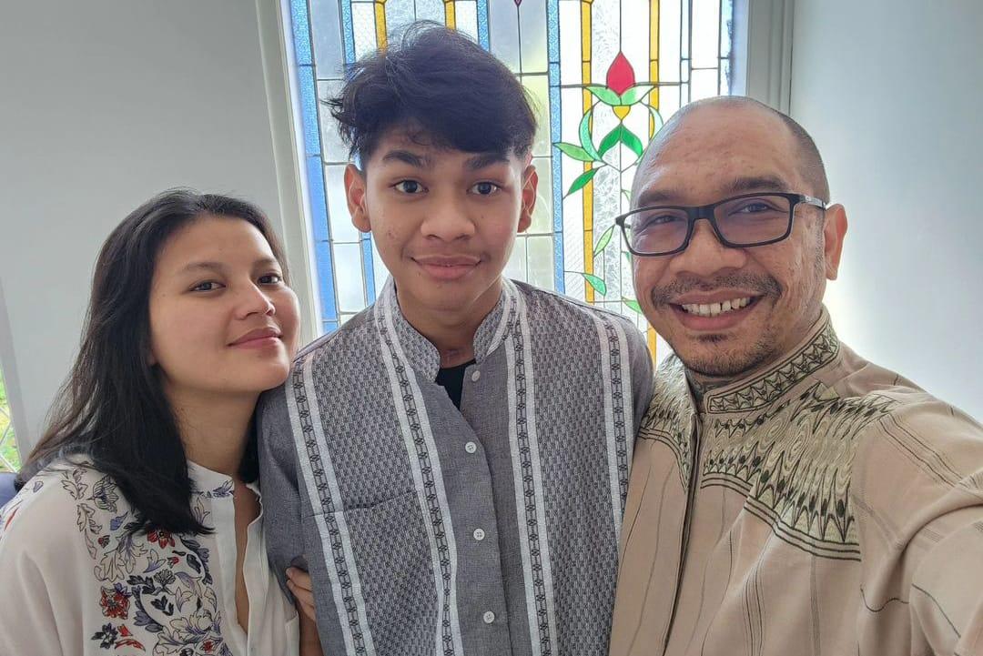 Ayah-David-Ozora-Pamer-Foto-Bersama-saat-Idulfitri-Singgung-Sikap-Manusia-yang-Sombong-dan-Pendusta.jpg