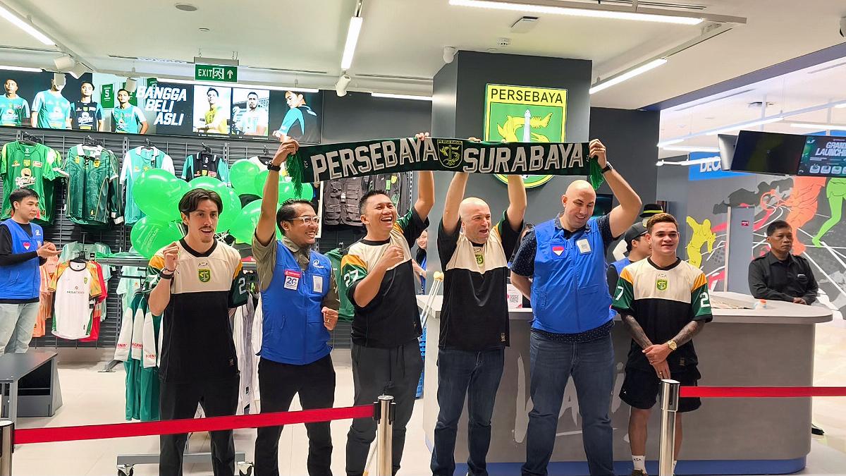 Azrul-Ananda-dan-Emanoil-Pupazan-di-Persebaya-Store-Pakuwon-Mall-Surabaya.jpg
