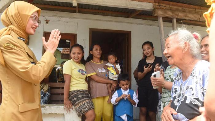 Serahkan Santunan Kematian & Bantuan Lansia, Wali Kota Kediri Vinanda Prameswati: Semoga Bermanfaat