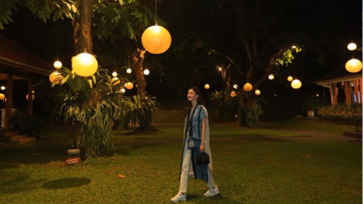 BANYUWANGI-Artis-Raline-Shah-di-Pendopo-Kabupaten-Banyuwangi.jpg