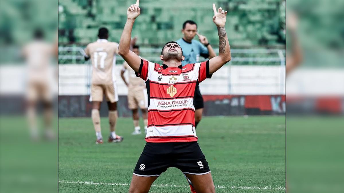 Babak-pertama-berakhir-1-0-untuk-Madura-United.jpg