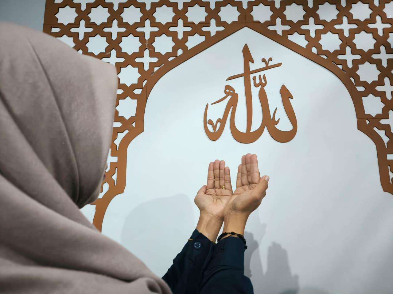 Bacaan-Sholawat-Jibril-Pendek-dan-Cara-Mengamalkannya-Agar-Dibukakan-Pintu-Rezeki.jpg