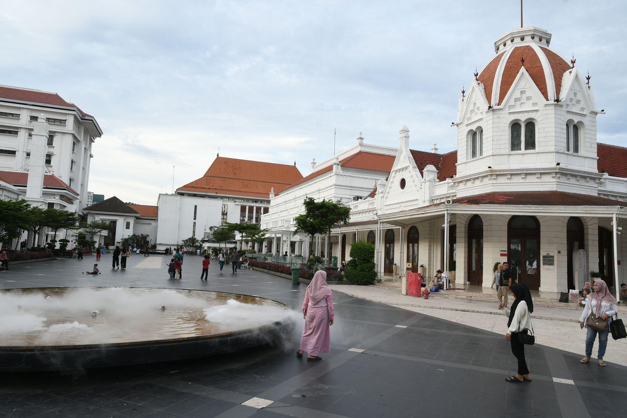 Balai-Pemuda-juga-menjadi-tempat-berkumpul-warga-karena-lokasinya-yang-strategis.jpg