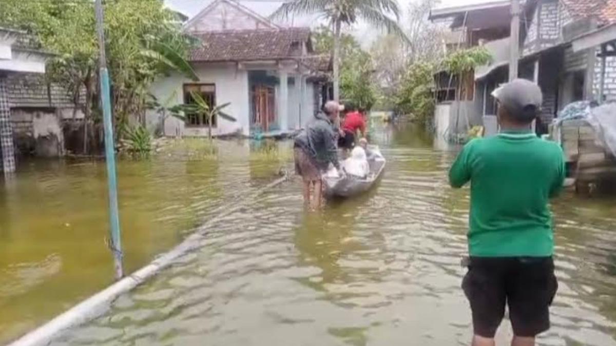 Banjir-akibat-luapan-Sungai-Bengawan-Jero-di-wilayah-Lamongan-yang.jpg