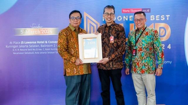 Kinerja Apik Bank Jatim Diganjar Penghargaan Top BUMD 2024