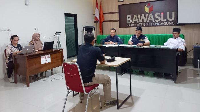 Bawaslu-Tulungagung-melakukan-klarifikasi-terkait-pemindahan-187-suara-PDIP-di-Kecamatan-Boyolangu.jpg