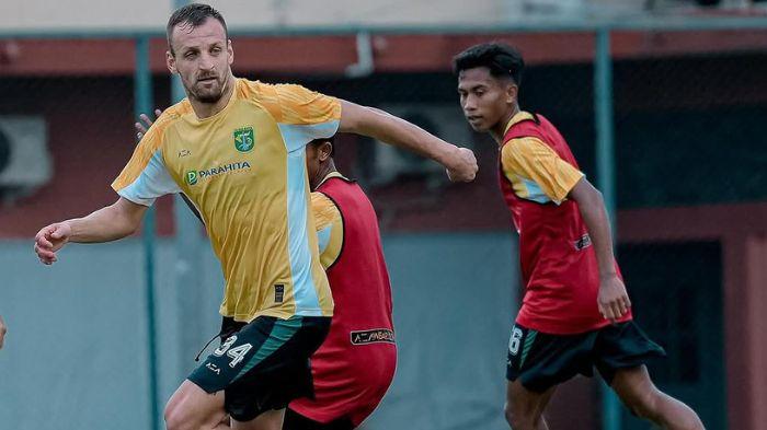 Bek Anyar Persebaya Surabaya, Dime Dimov Rupanya Sudah Pernah Lawan Gelandang Persija di Ajang Eropa
