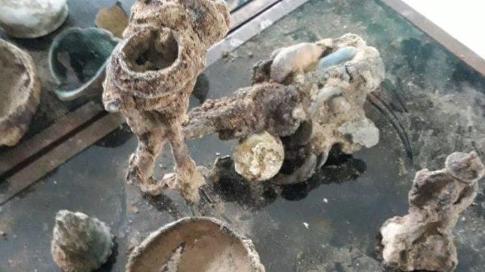Benda-logam-yang-merupakan-sisa-harta-karun-situs-Wonoboyo.jpg