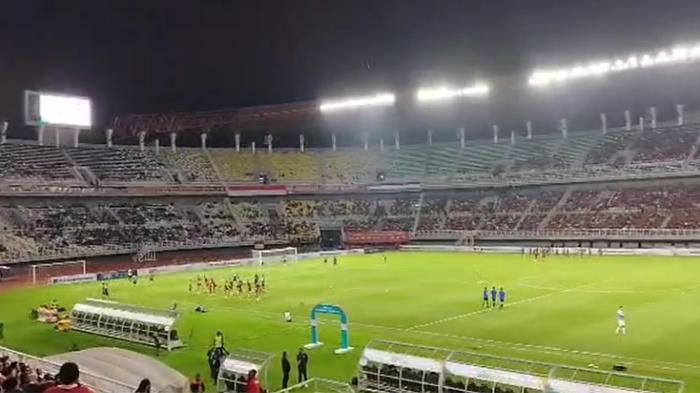 Berita-Suasana-sekitar-stadion-Gelora-Bung-Tomo-Surabaya.jpg