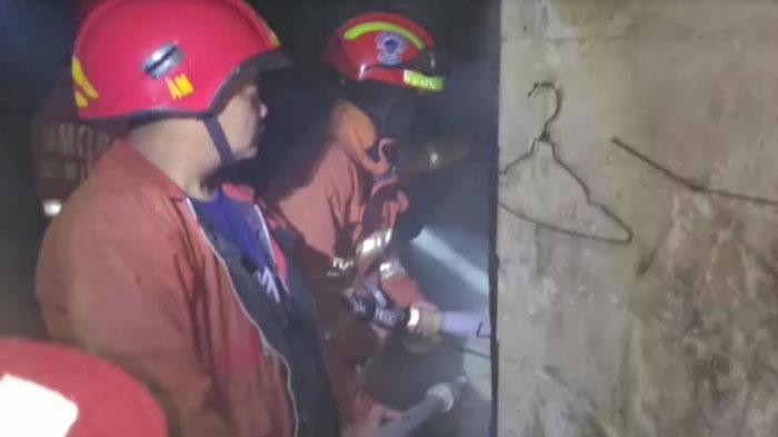 Korsleting Listrik, Dapur dan Gudang Warga Blimbing Kota Malang Hangus Terbakar