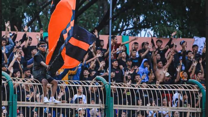 Penonton Hanya Distempel Tangan saat Lihat Laga Persibo Bojonegoro, Manajemen Minta Maaf