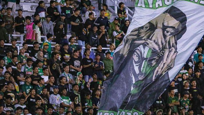 Update Persebaya: Paul Munster Minta Bonek Penuhi Stadion GBT Saat Hadapi PSIS Semarang