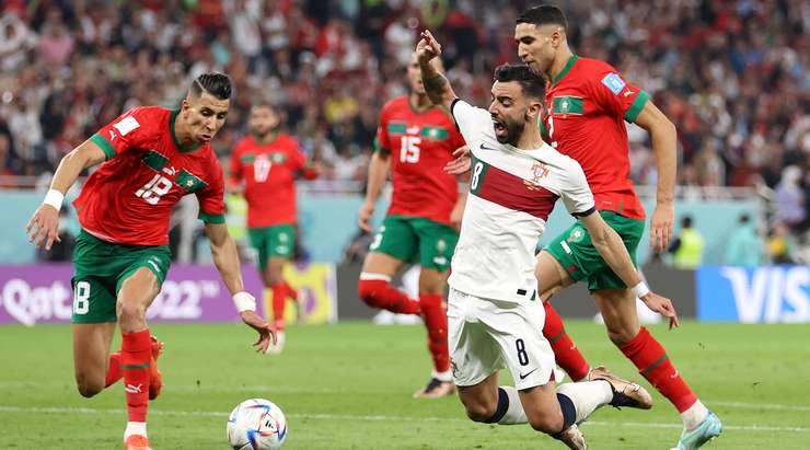 Bruno-Fernandes-di-laga-Maroko-vs-Portugal.jpg
