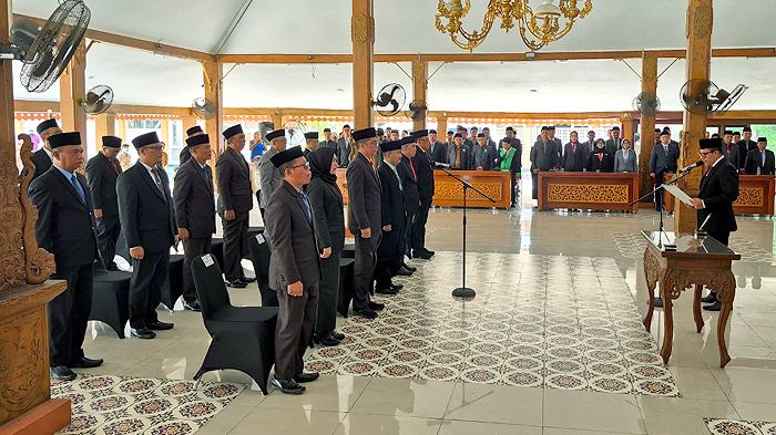 Bupati-Gus-Haris-Mutasi-19-Pejabat-Pemkab-Probolinggo.jpg