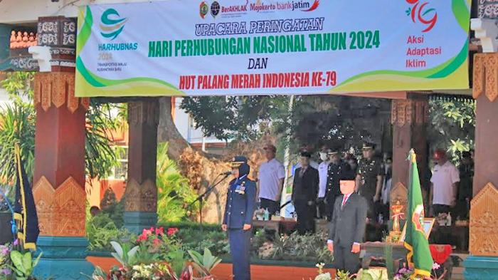 Bupati-Ikfına-Fahmawati-di-upacara-Hari-Perhubungan-Nasional-2024.jpg