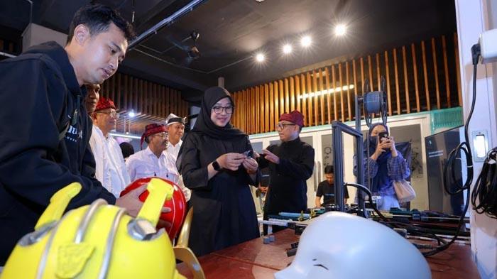 Bupati Ipuk Resmikan Gedung Creative Hub, Inkubator Anak Muda Kreatif di Banyuwangi