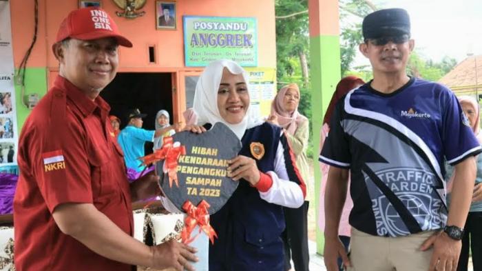 Bupati Ikfina Fahmawati Ajak Pemdes Berperan Aktif Atasi 'Darurat Sampah' 2024 di Kab Mojokerto