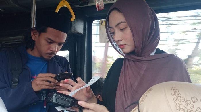 Keseruan Warga Lamongan Menikmati Bus Trans Jatim Koridor 7 yang Gratis Selama Lebaran 2026