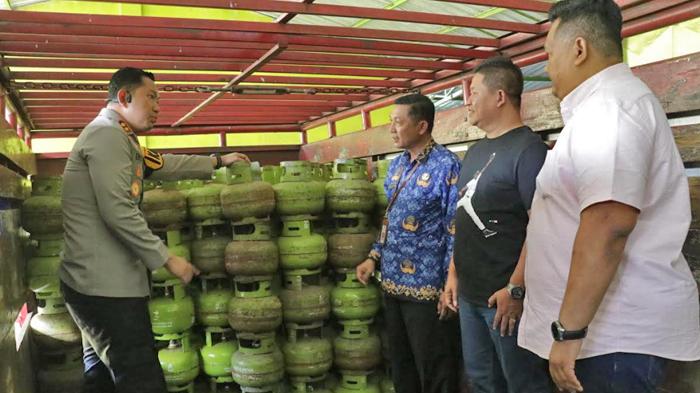 Antisipasi Kelangkaan, Polres Magetan Tinjau Langsung Distribusi Tabung Gas LPG 3 Kg