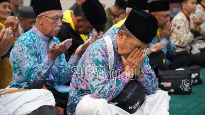 204 Calon Jemaah Haji Kota Batu Berangkat Menuju Tanah Suci