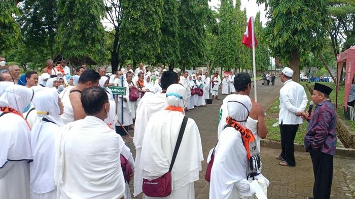 CJH-asal-Tuban-melakukan-bimbingan-manasik-haji.jpg