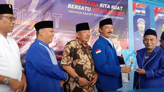 Cabup-Pamekasan-diantar-Gubernur-Jatim.jpg