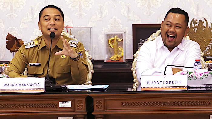 Wali Kota Eri Cahyadi Bertemu Bupati Gresik, Bahas Program Kesehatan Gratis Surabaya Raya