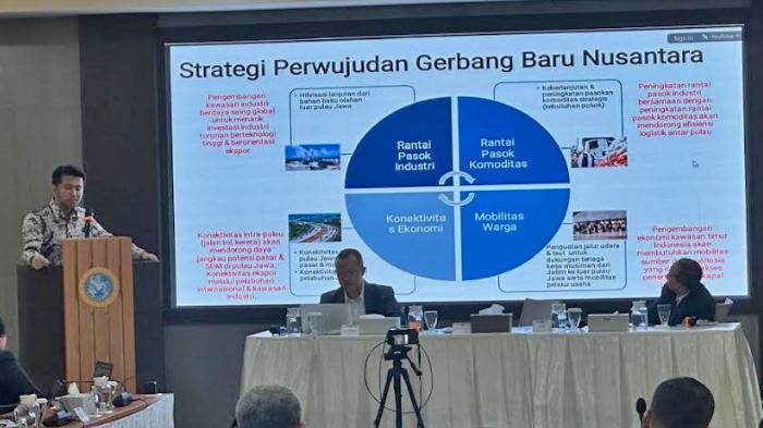 Cawagub-Jatim-Emil-Elestianto-Dardak-bersama-sejumlah-pimpinan-perguruan-tinggi-Jatim.jpg